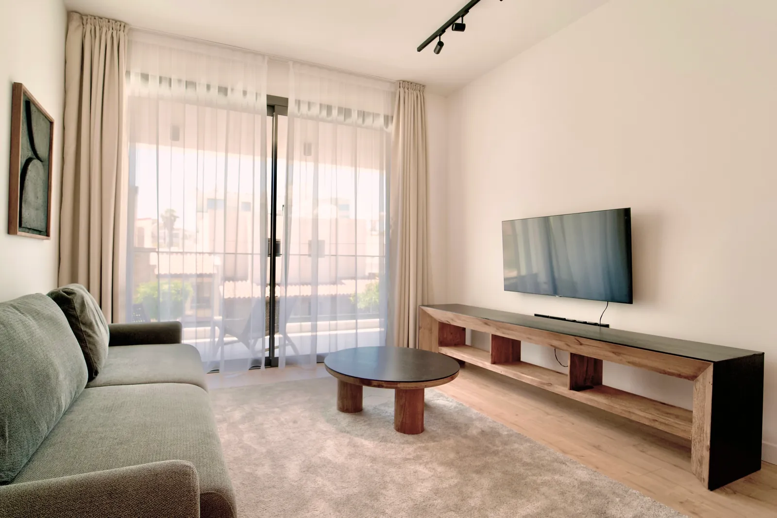 KABU 102 — Living area view