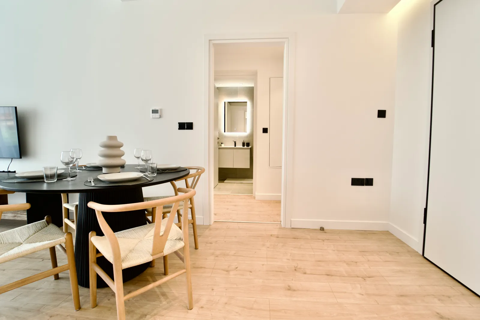 KABU 102 — Bedroom