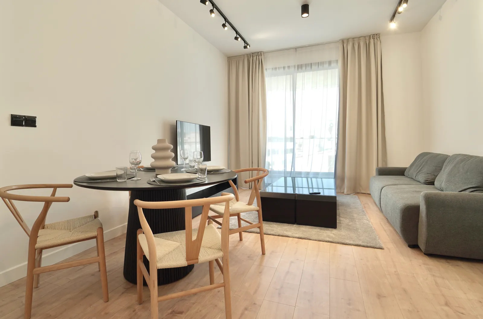 KABU 203 — Living area view
