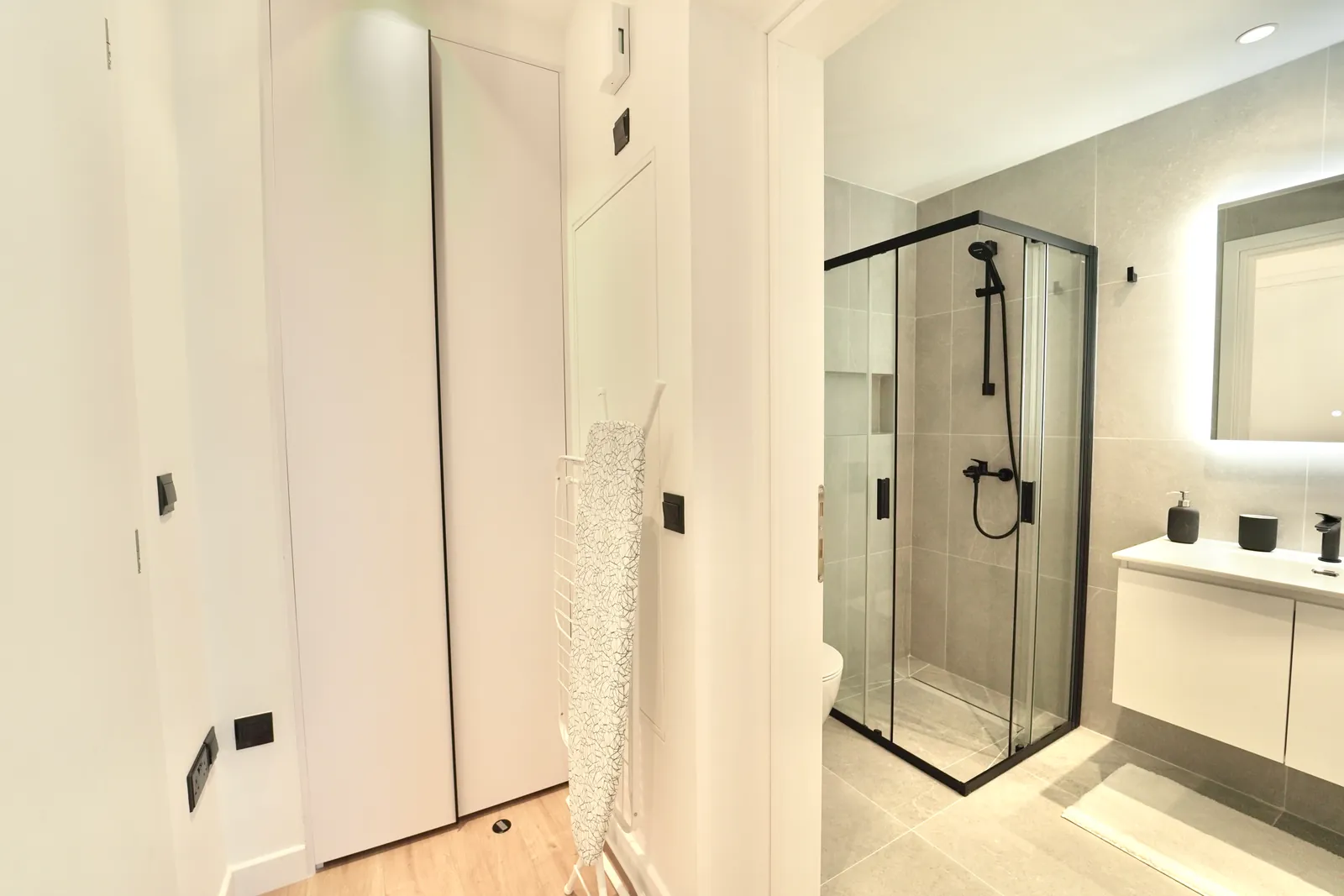 KABU 203 — Hallway