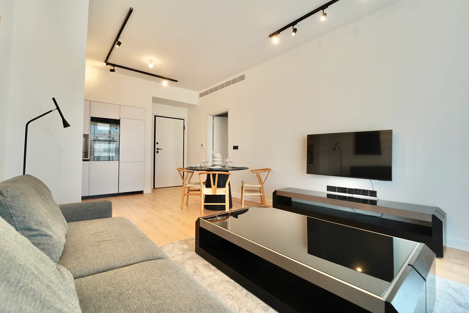 KABU 203 — Building view